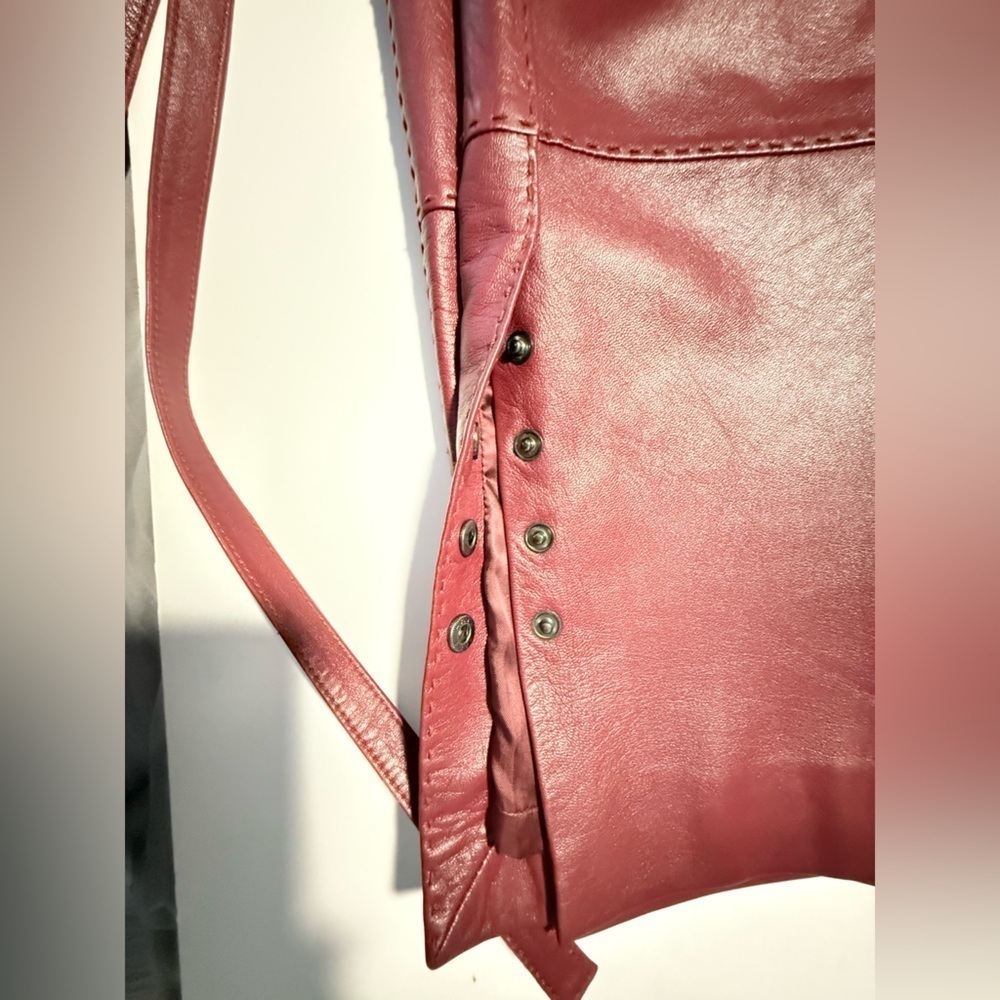 Oscar de la Renta Burgundy Leather Pencil Skirt - Picture 8 of 9